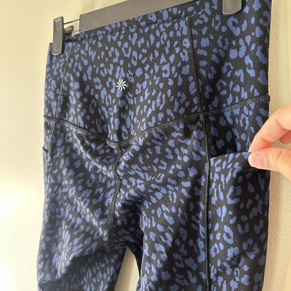 Athleta Salutation Stash Pocket  2 Printed 7/8 Legginings Royal Blue Leopard Sm - Picture 6 of 10